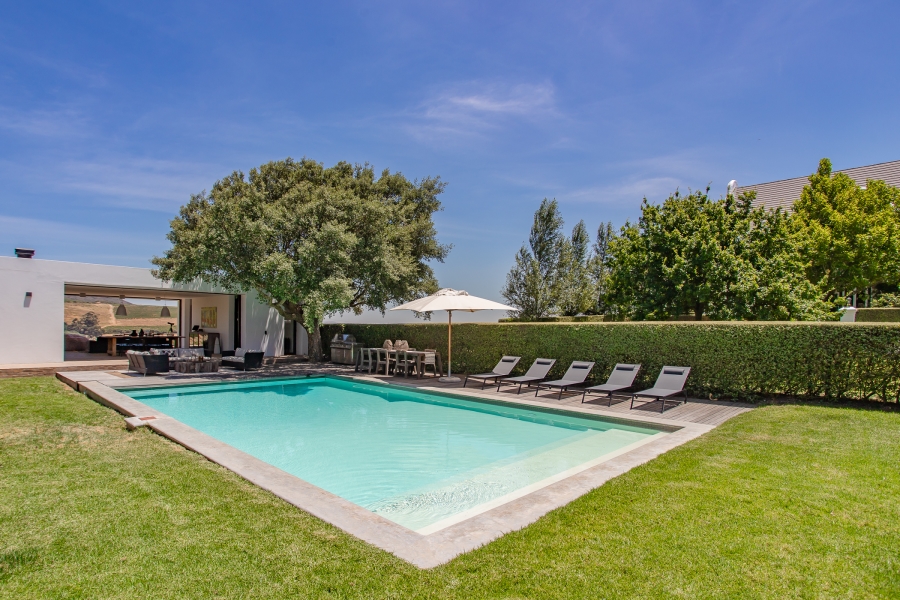 4 Bedroom Property for Sale in Devonvallei Western Cape